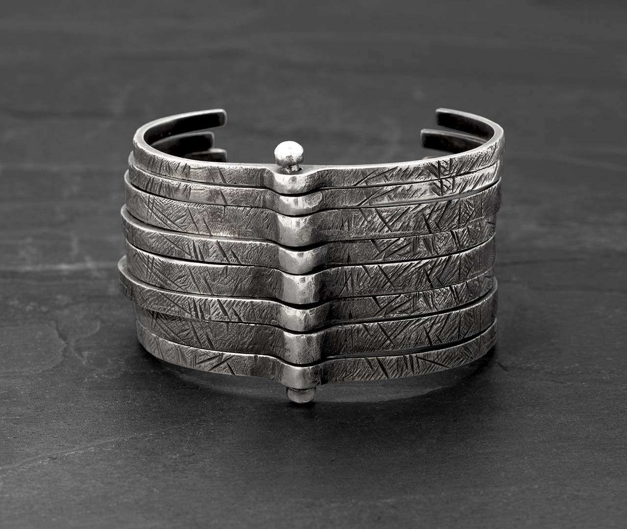 Eight multiple bangle