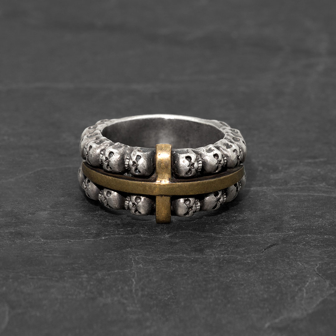 Narrow multiple skull ring