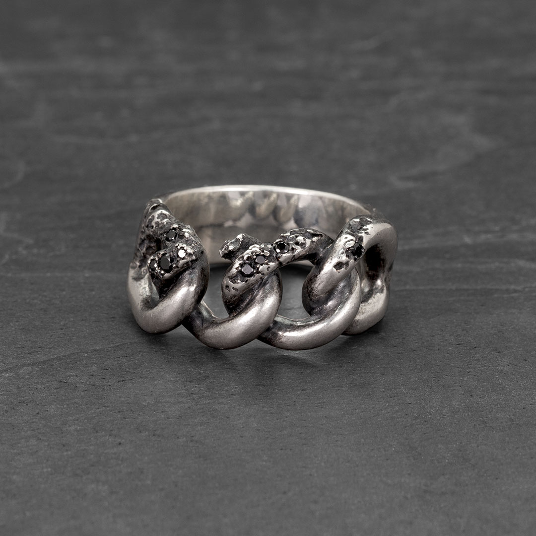 Rotten stones chain ring