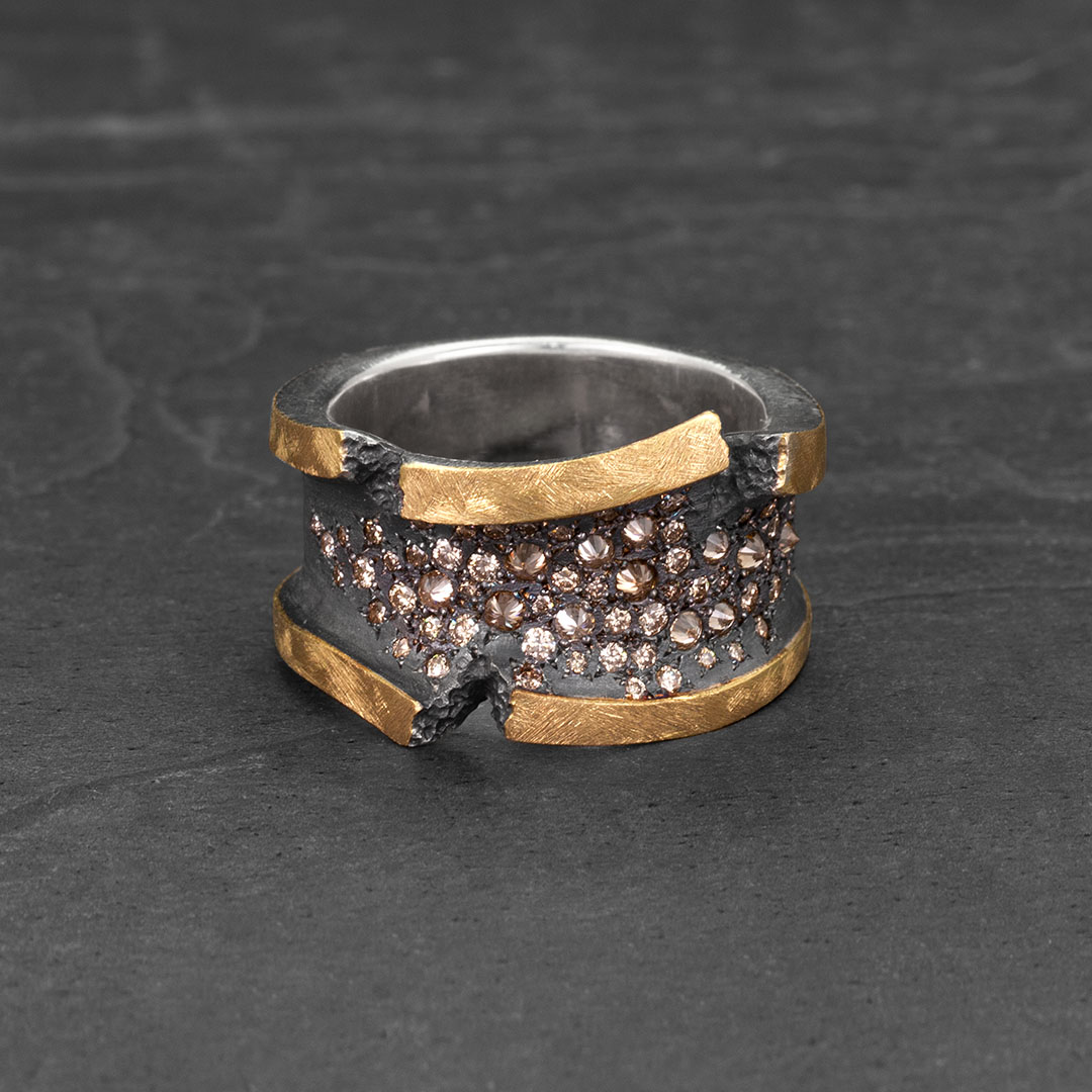 Pave torn edges ring