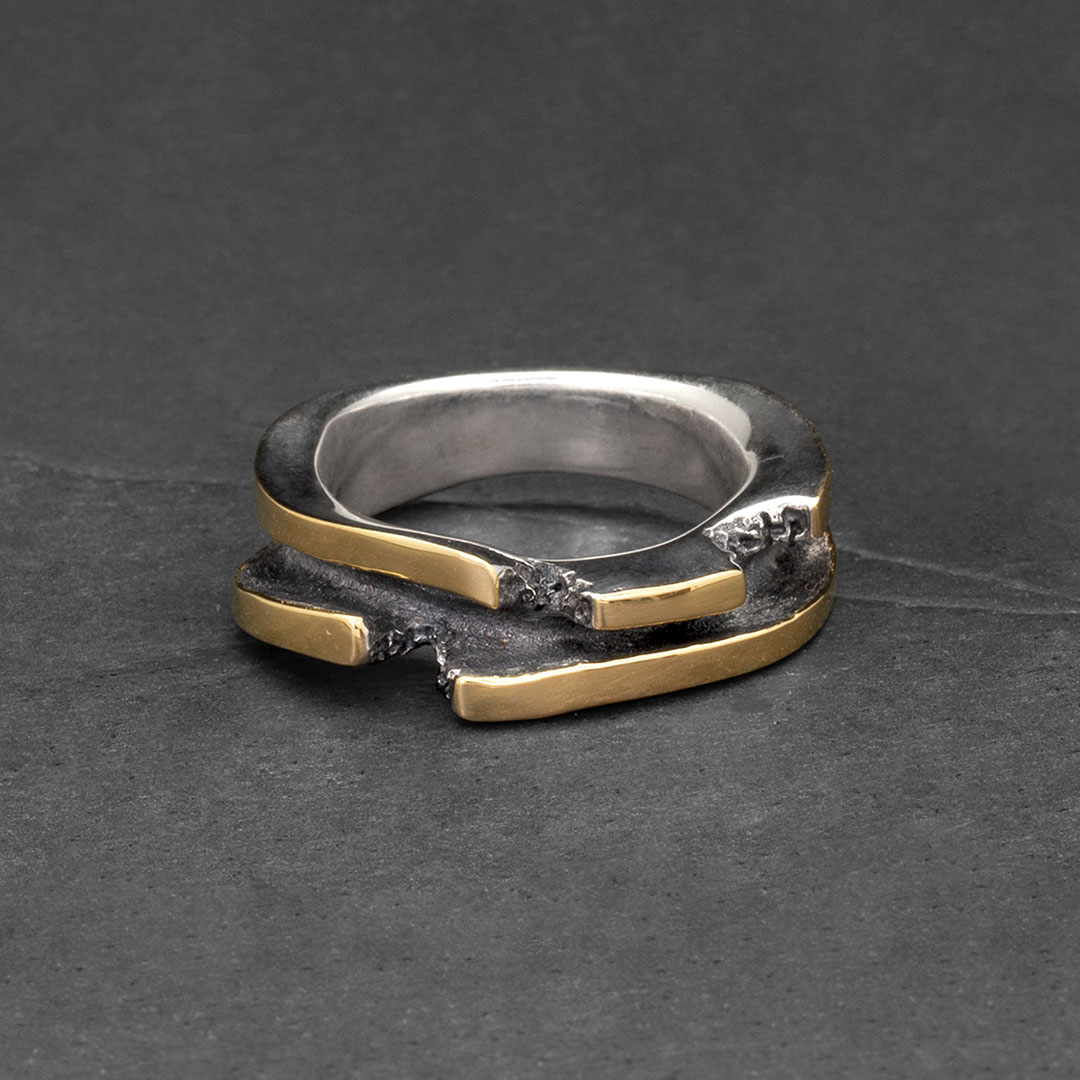Gold double crest ring
