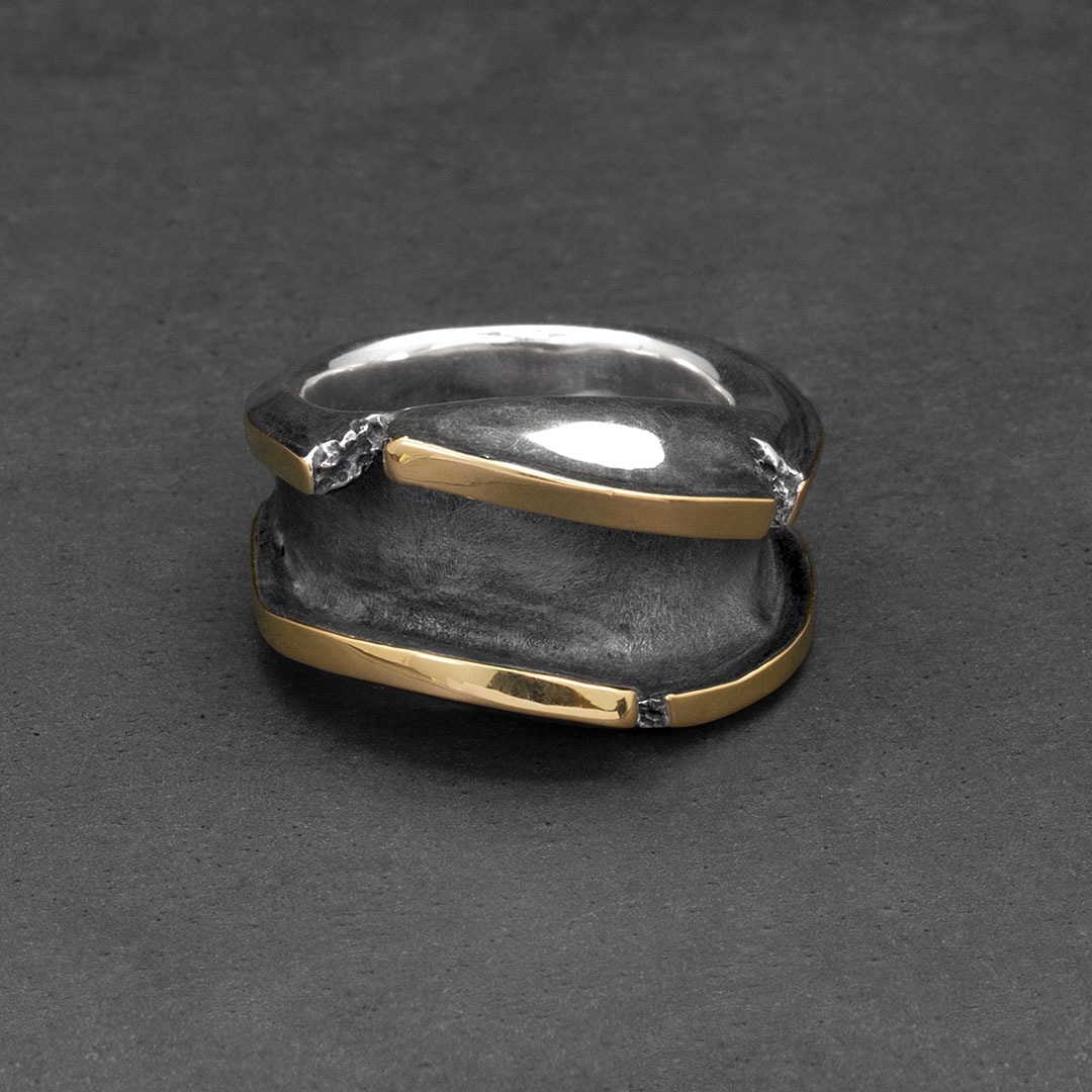 Large gold crest ring