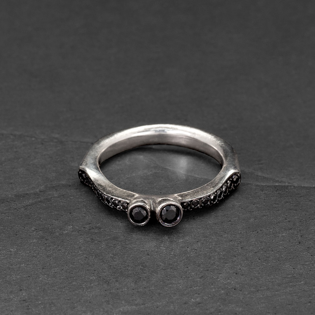 Black arch ring