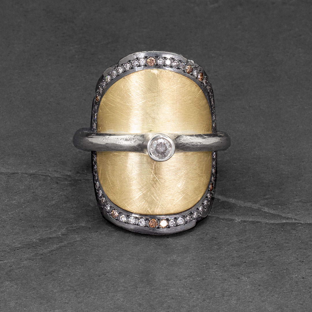 Gold saddle ring