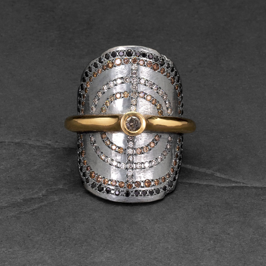 Gold saddle ring