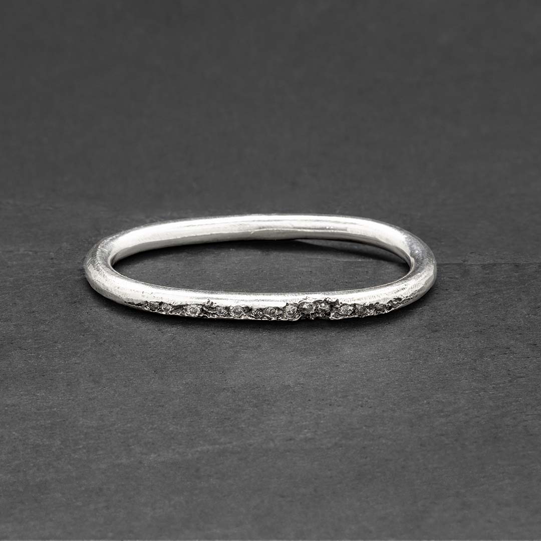 Double broken grey ring