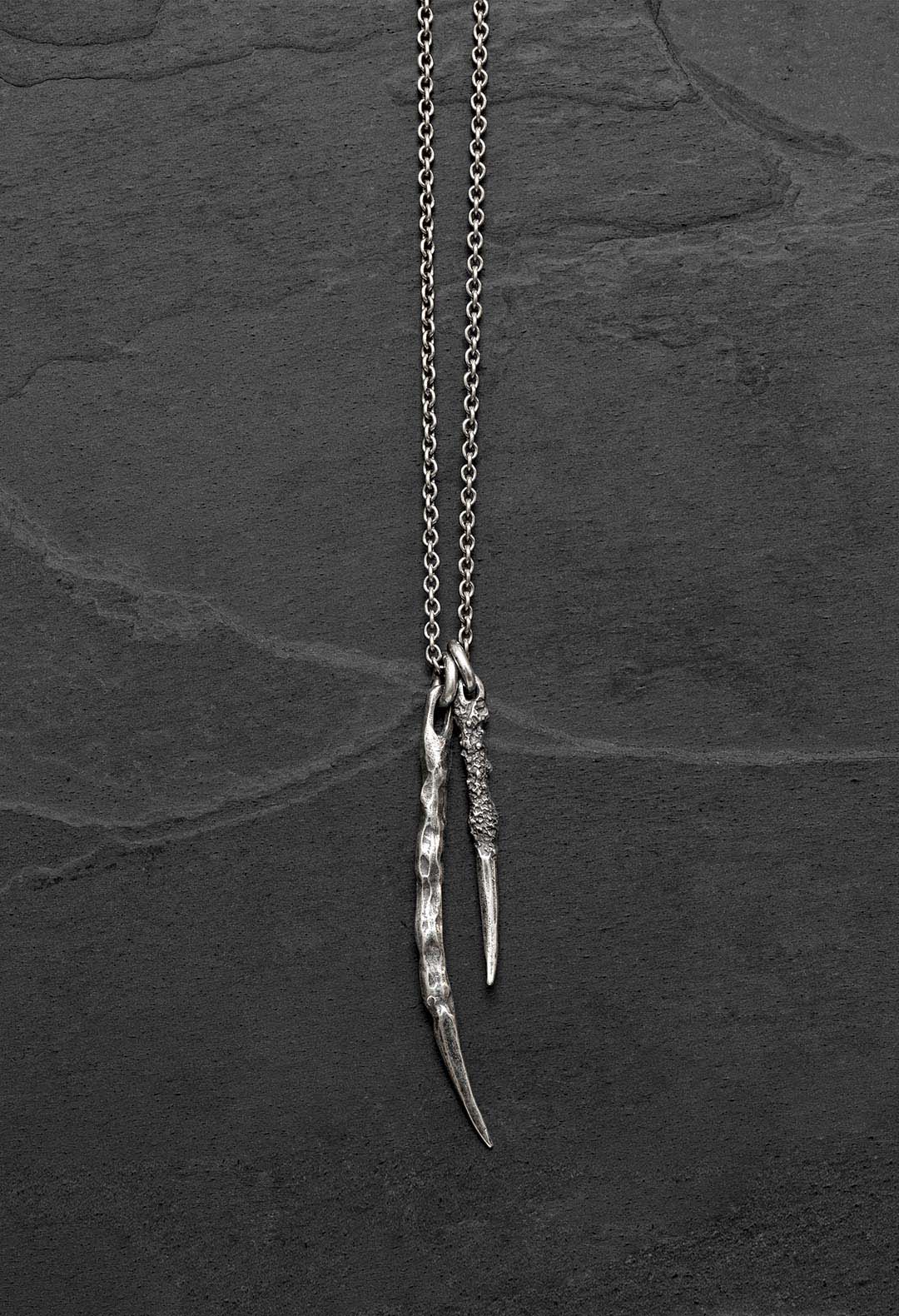 Long nails necklace