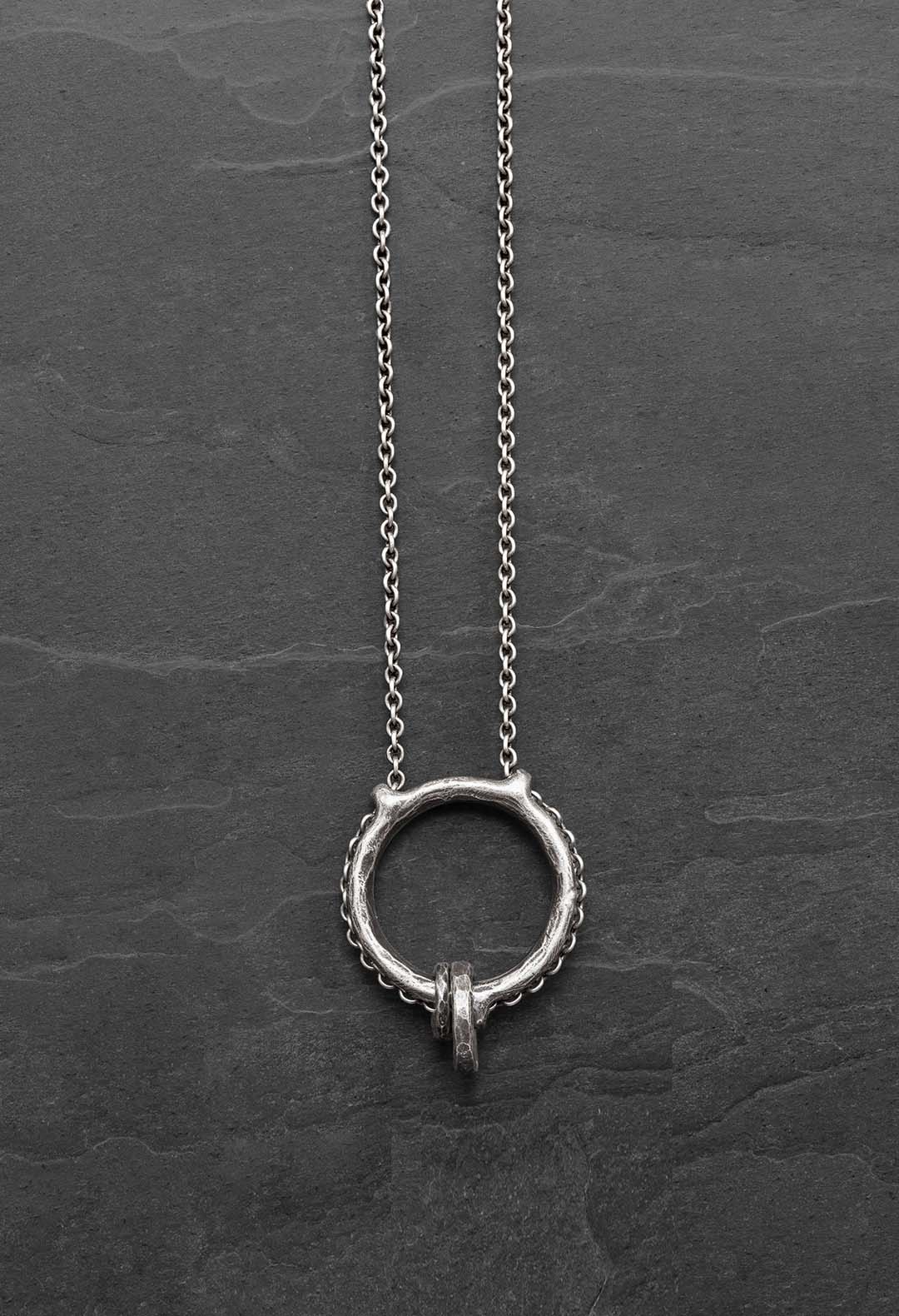 Chain loop necklace