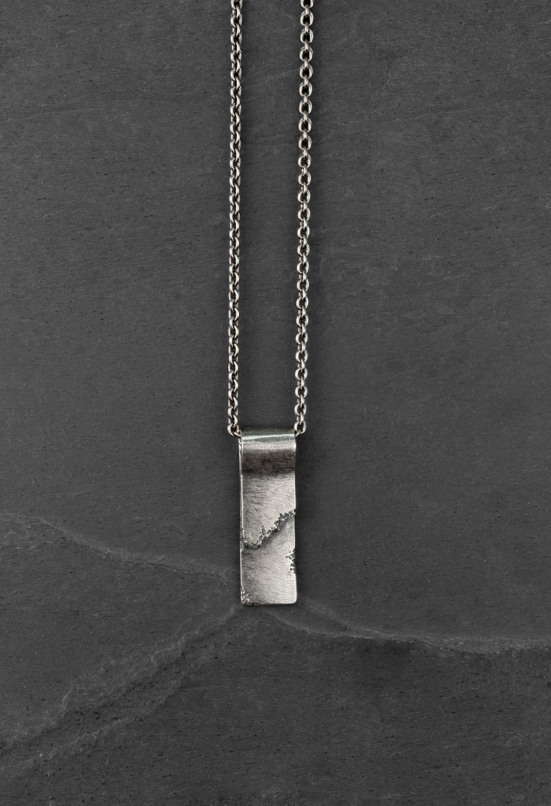Folded pendant necklace