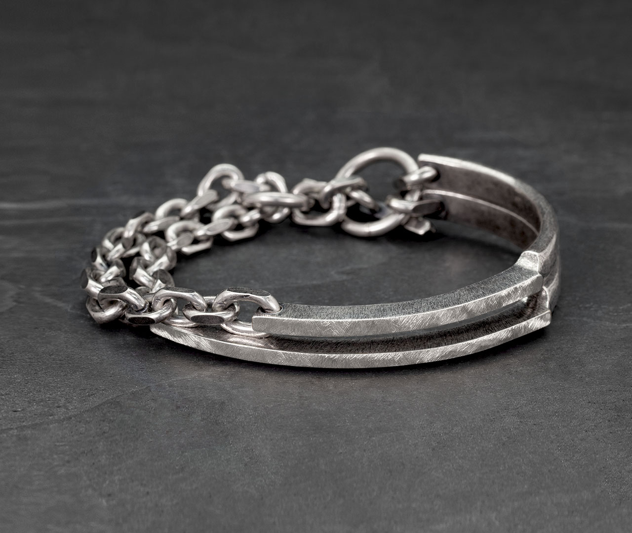 Double crest bracelet