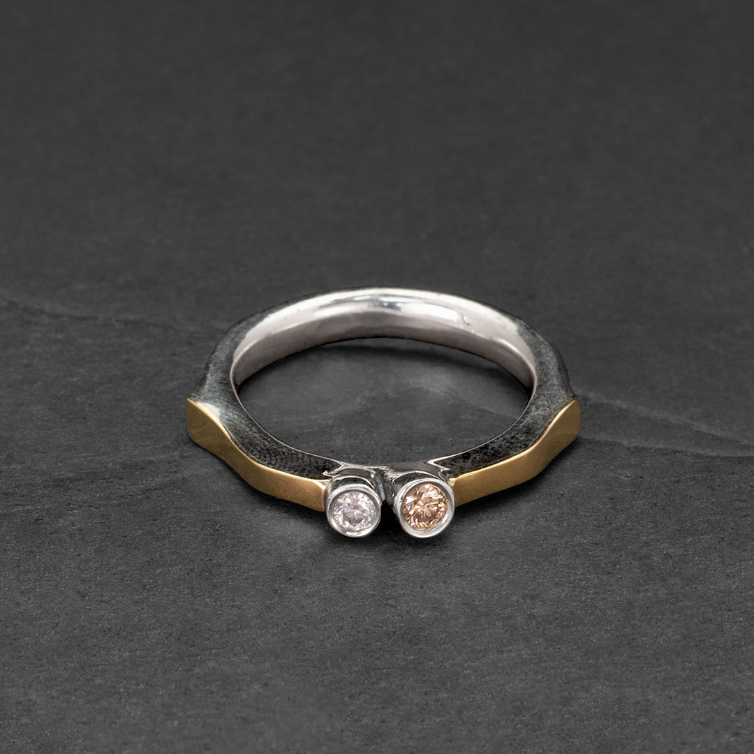 Gold arch ring